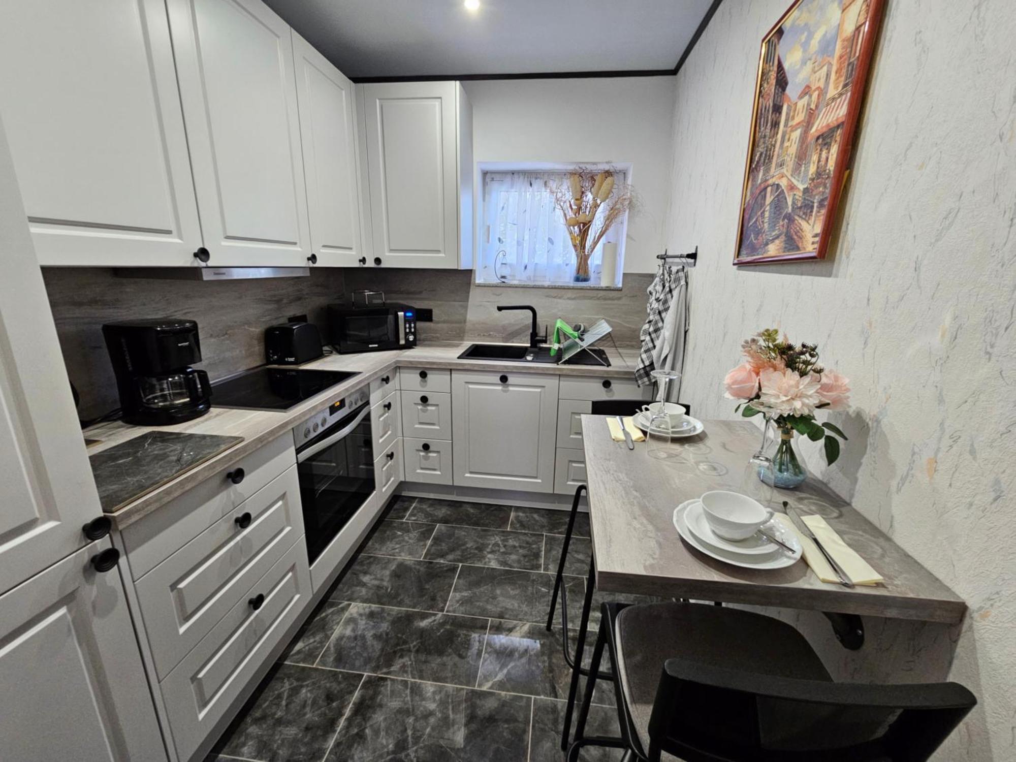 A Large Fully Furnished Private Apartment 린츠암라인 외부 사진
